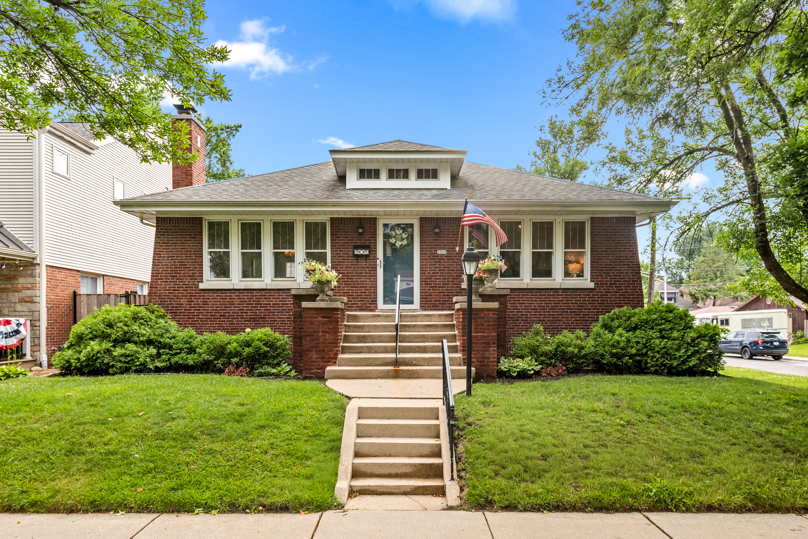 Photo of 6960 N Ozark Avenue, Chicago, IL 60631