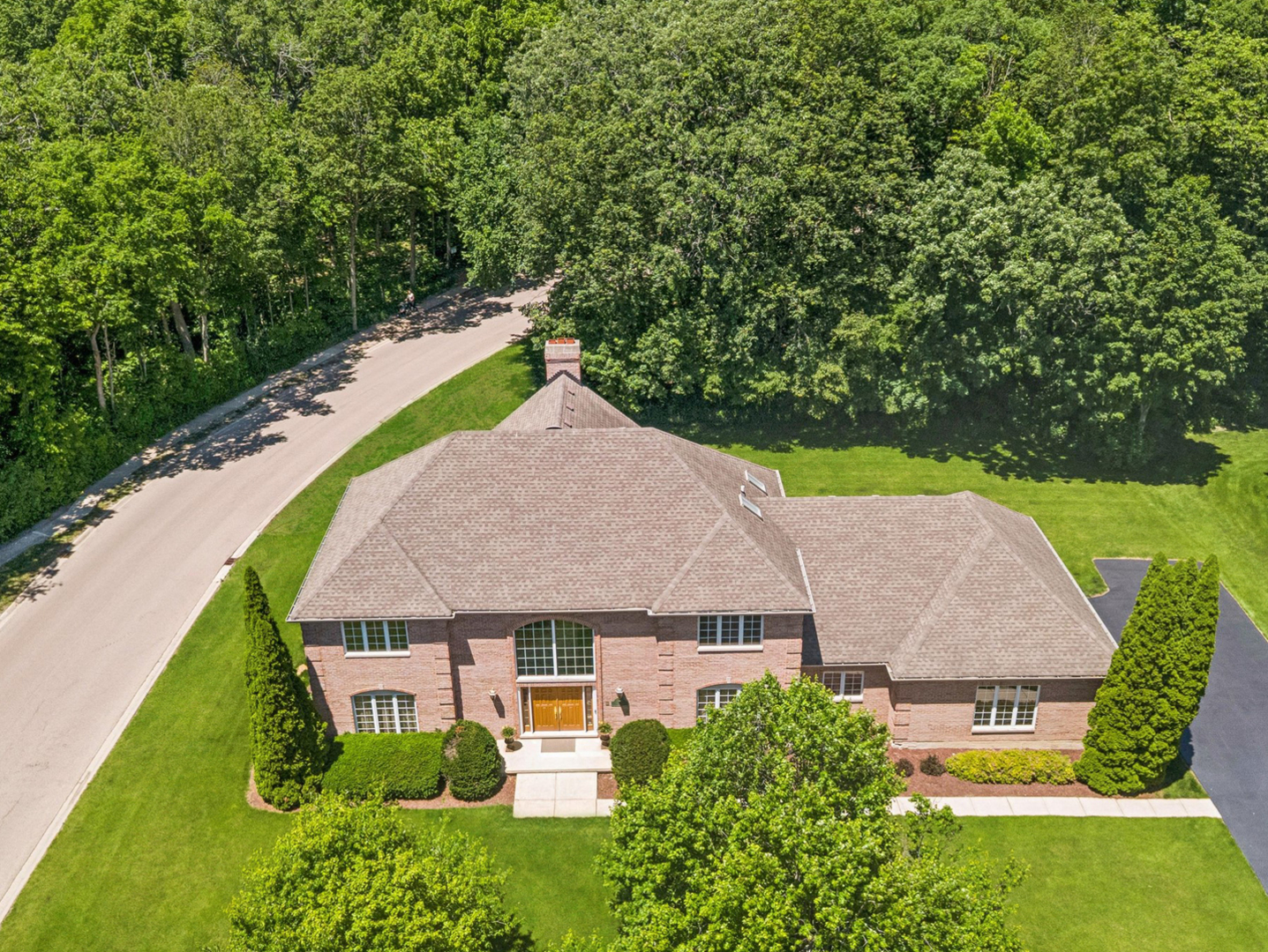 Photo of 130 N Buckingham Drive, Sugar Grove, IL 60554