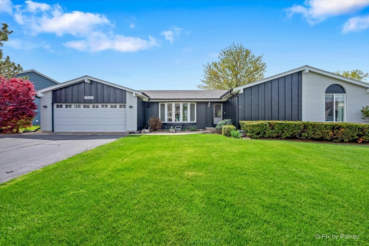 Photo of 39867 N Harbor Ridge Drive, Antioch, IL 60002