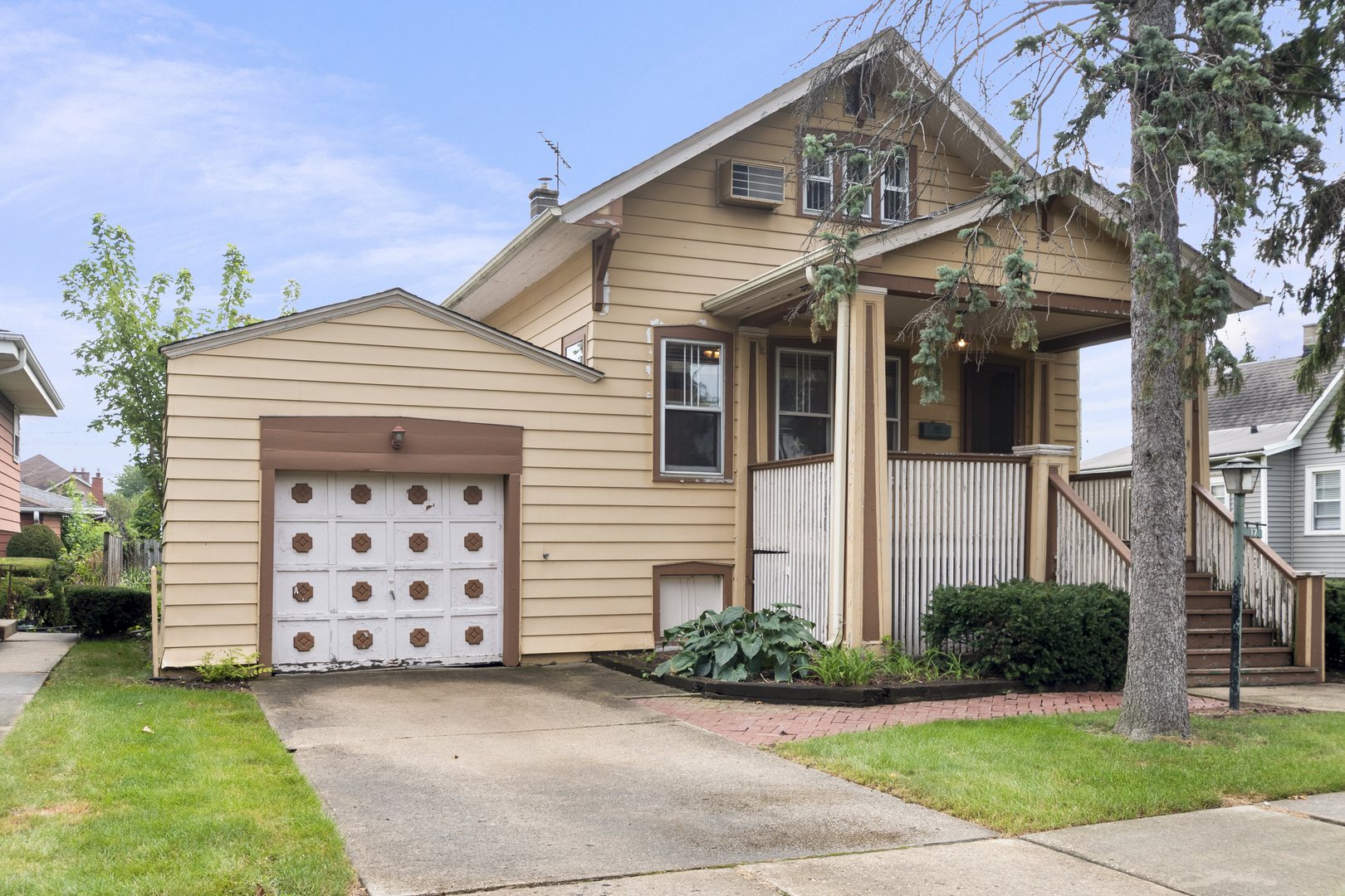 Photo of 17 N CHESTER Avenue, Park Ridge, IL 60068