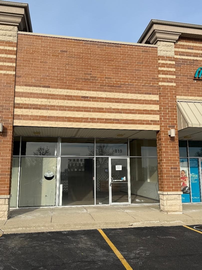Photo of 819 N Randall Road, Batavia, IL 60510