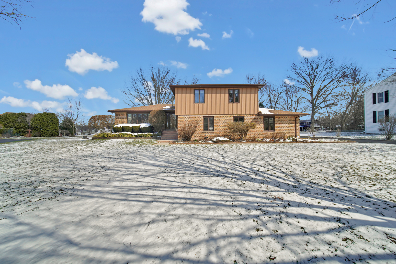 Photo of 900 Saint Andrews Way, Frankfort, IL 60423