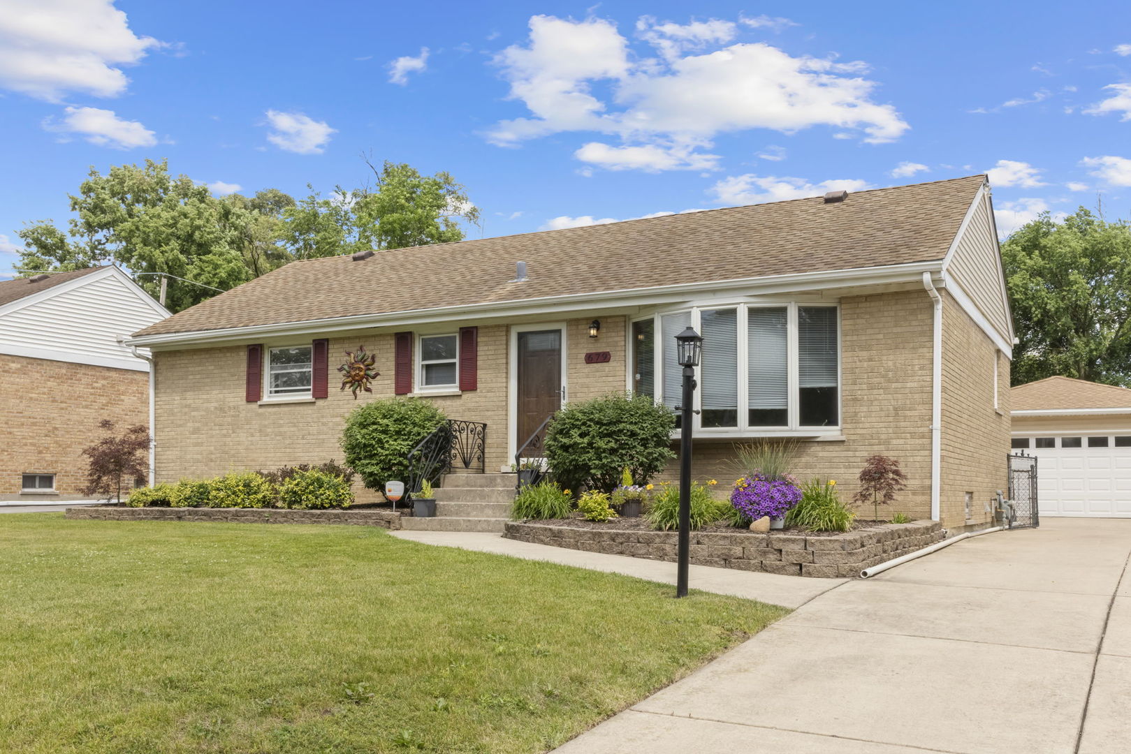 Photo of 679 N West Road, Lombard, IL 60148
