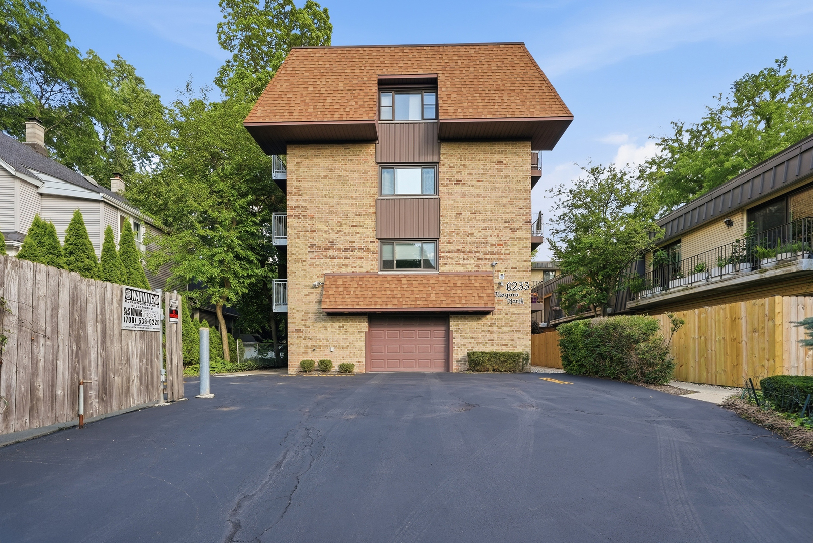 Photo of 6233 N NIAGARA Avenue, Chicago, IL 60631