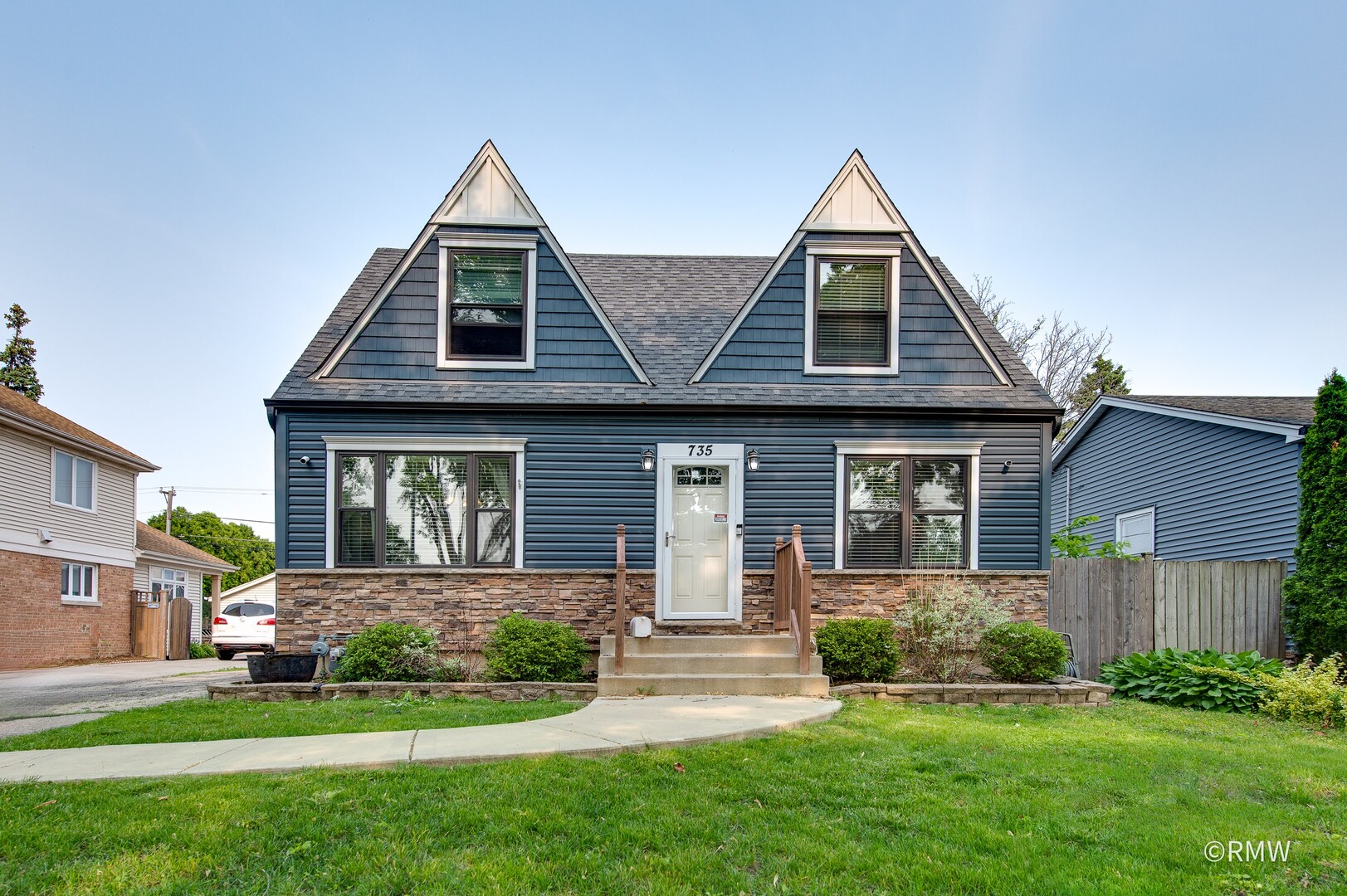 Photo of 735 S Spring Road, Elmhurst, IL 60126