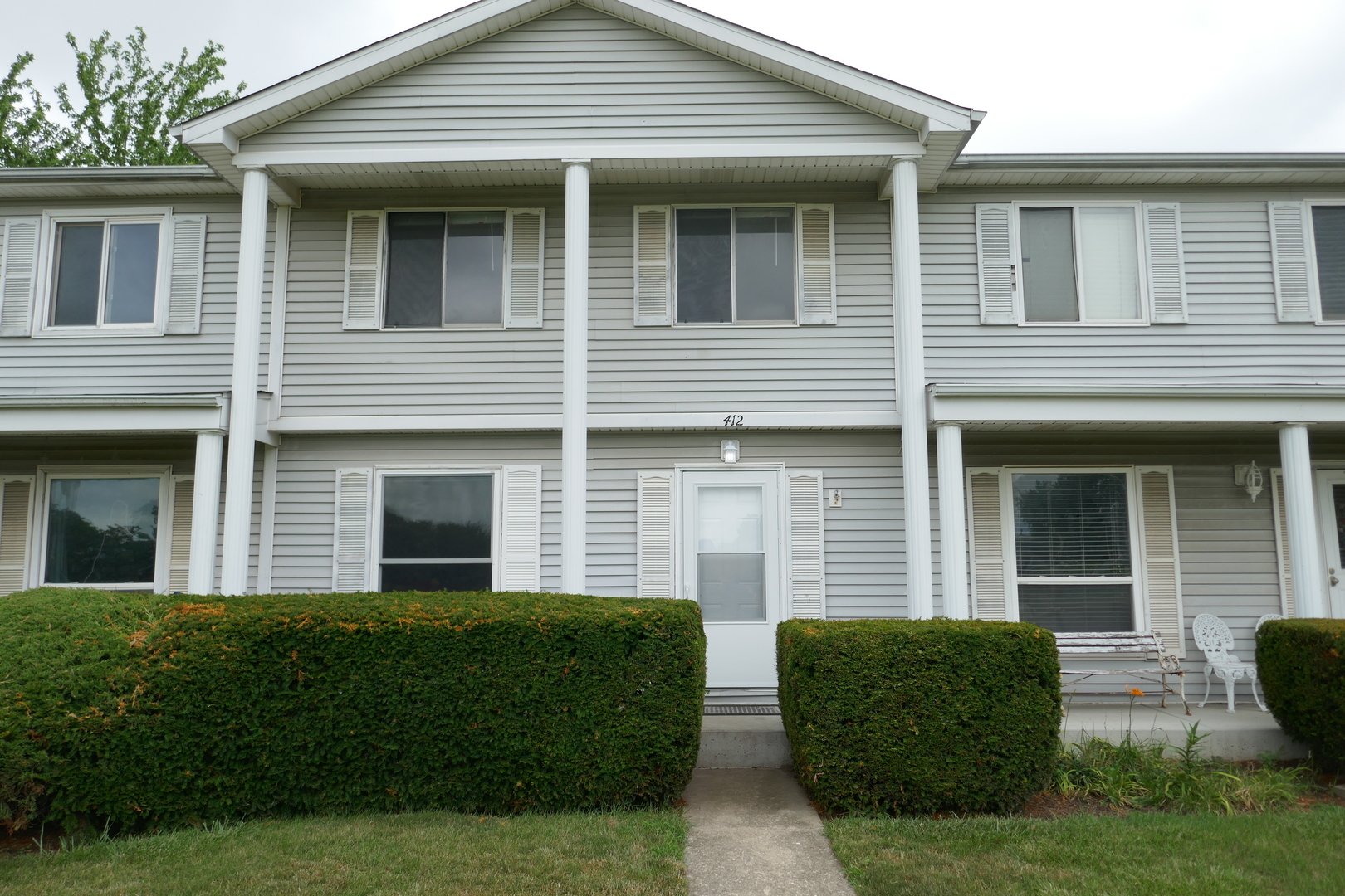 Photo of 412 Salem Square, Bolingbrook, IL 60440