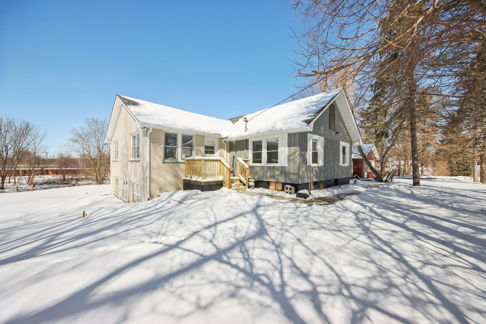 Photo of 42088 N Old Lake Avenue, Antioch, IL 60002