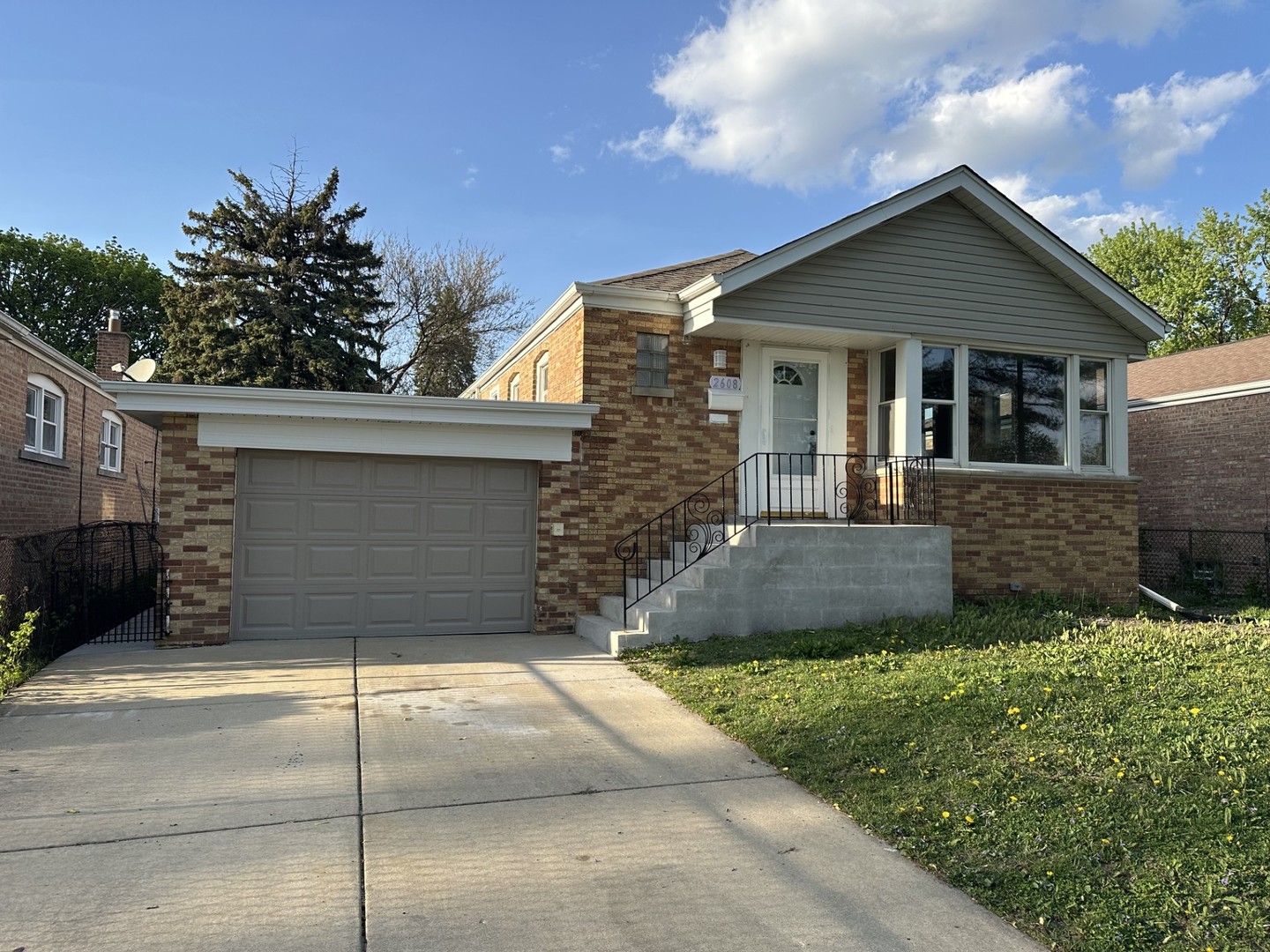 Photo of 2608 W 97th Street, Evergreen Park, IL 60805
