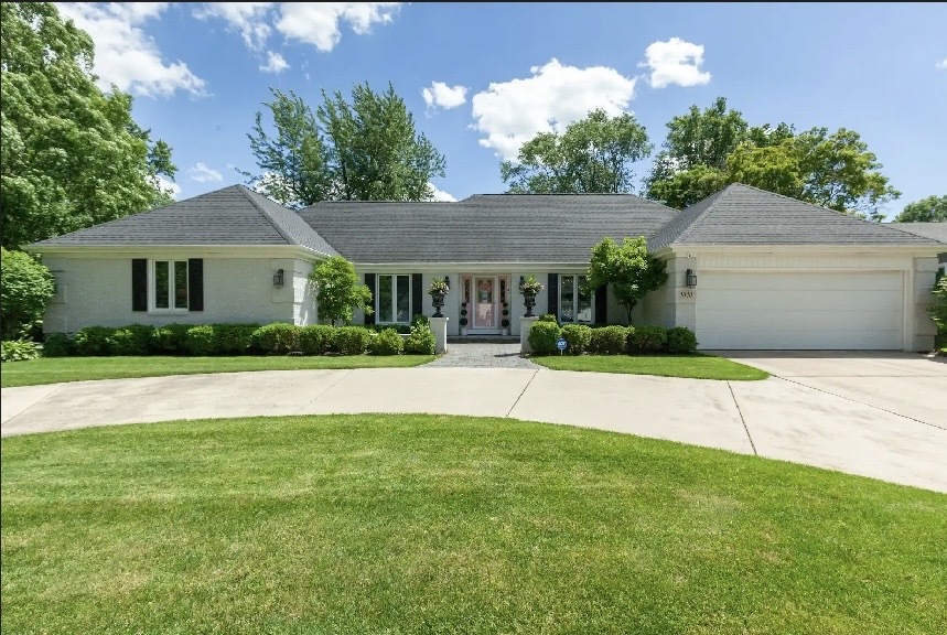 Photo of 1010 Thunderbird Lane, Naperville, IL 60563