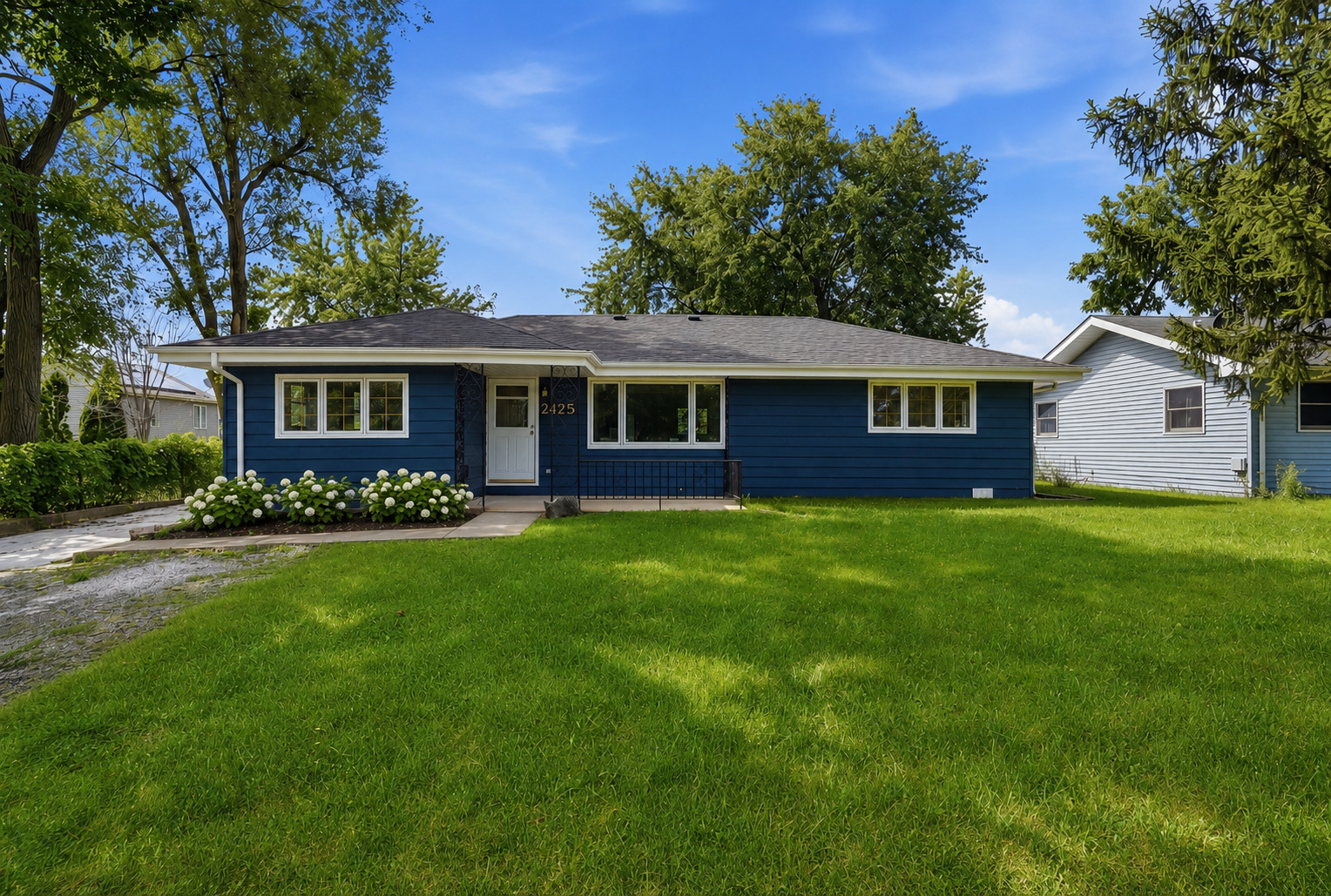 Photo of 2425 E Sand Lake Road, Lindenhurst, IL 60046