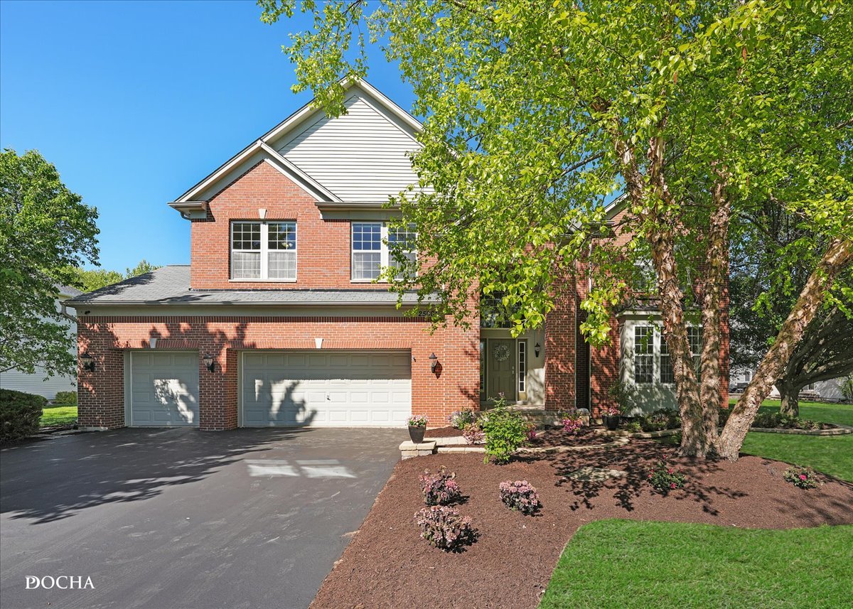 Photo of 25004 W Prairie Grove Drive, Plainfield, IL 60585