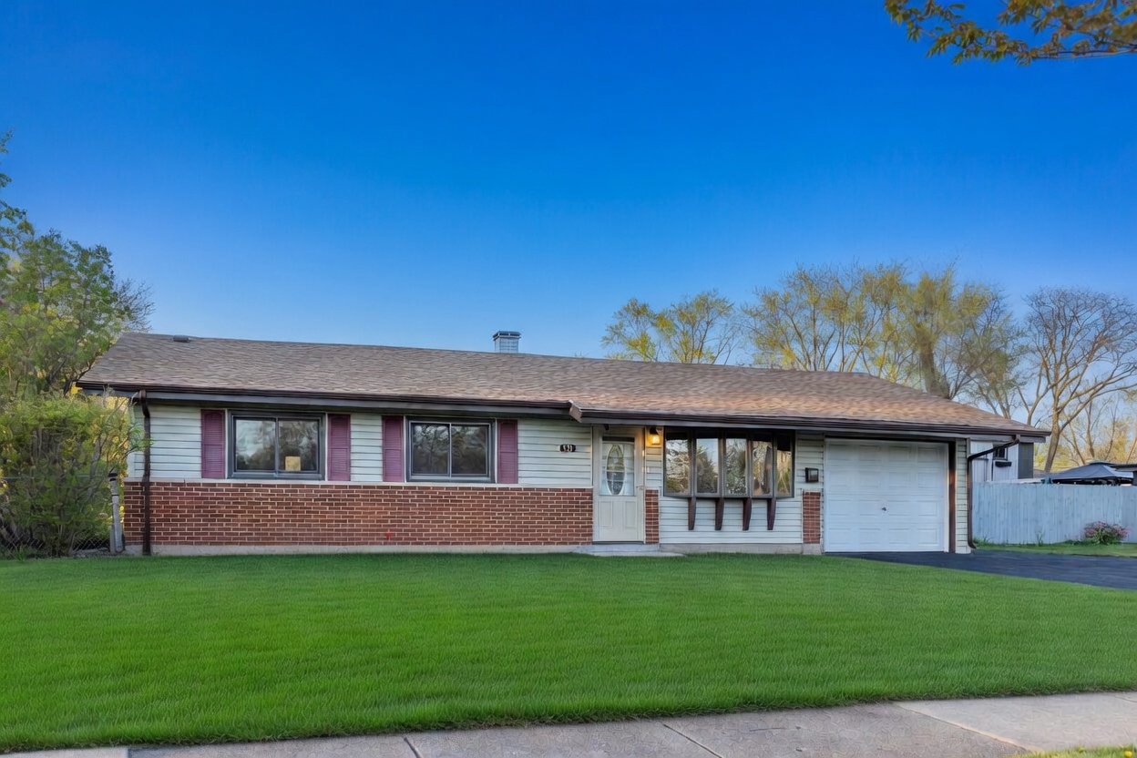 Photo of 520 Glendale Lane, Hoffman Estates, IL 60169