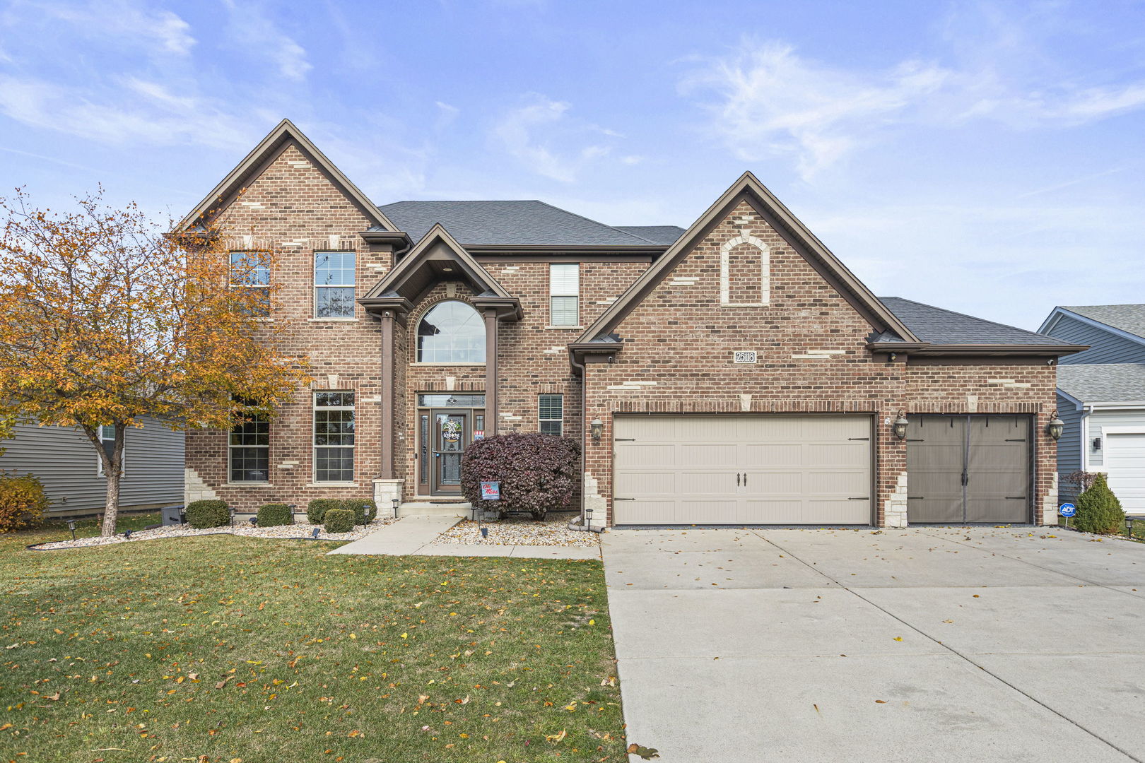 Photo of 25118 W Zoumar Drive, Plainfield, IL 60586