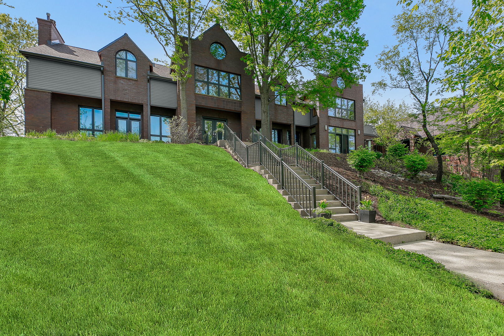 Photo of 8425 Hickory Court, Burr Ridge, IL 60527