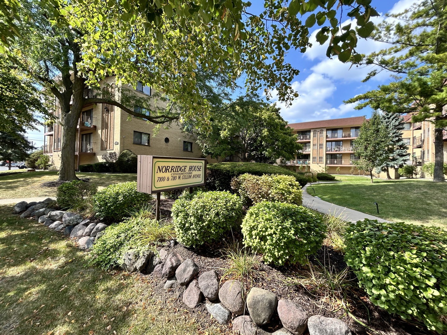 Photo of 7110 W Cullom Avenue, Norridge, IL 60706