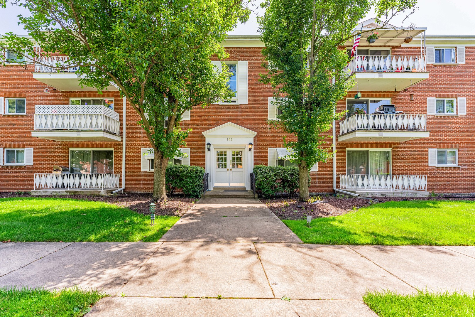 Photo of 705 N Western Avenue, Park Ridge, IL 60068