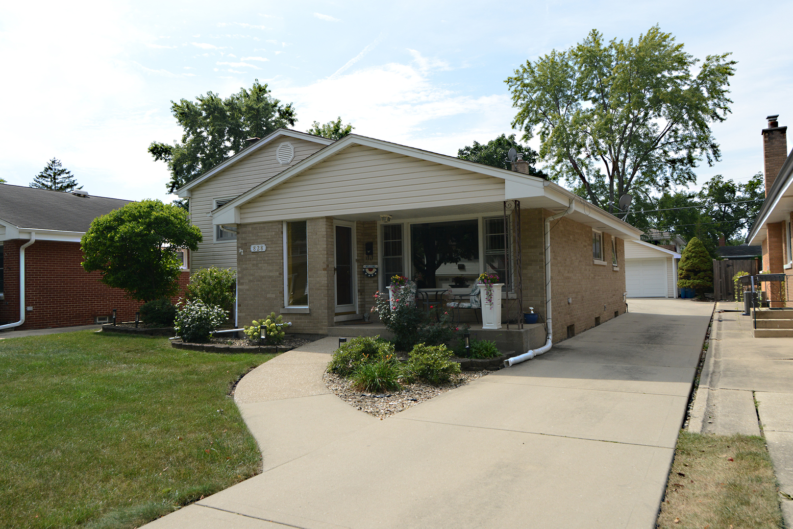 Photo of 828 S Mitchell Road, Elmhurst, IL 60126
