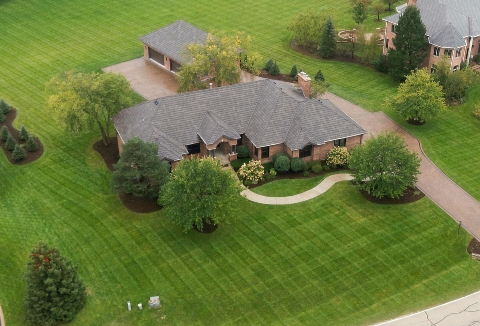 Photo of 955 Livingston Lane, Inverness, IL 60010