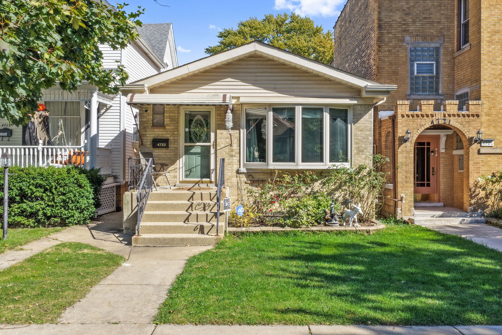 Photo of 4723 N Kilbourn Avenue, Chicago, IL 60630
