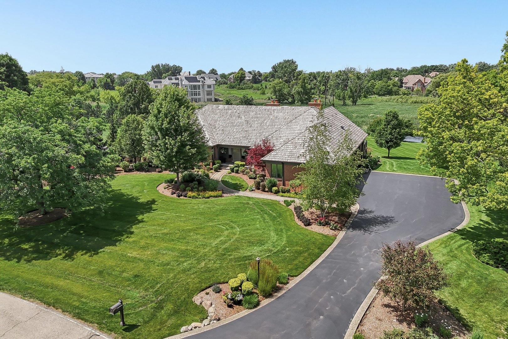 Photo of 1960 Abbotsford Drive, Inverness, IL 60010