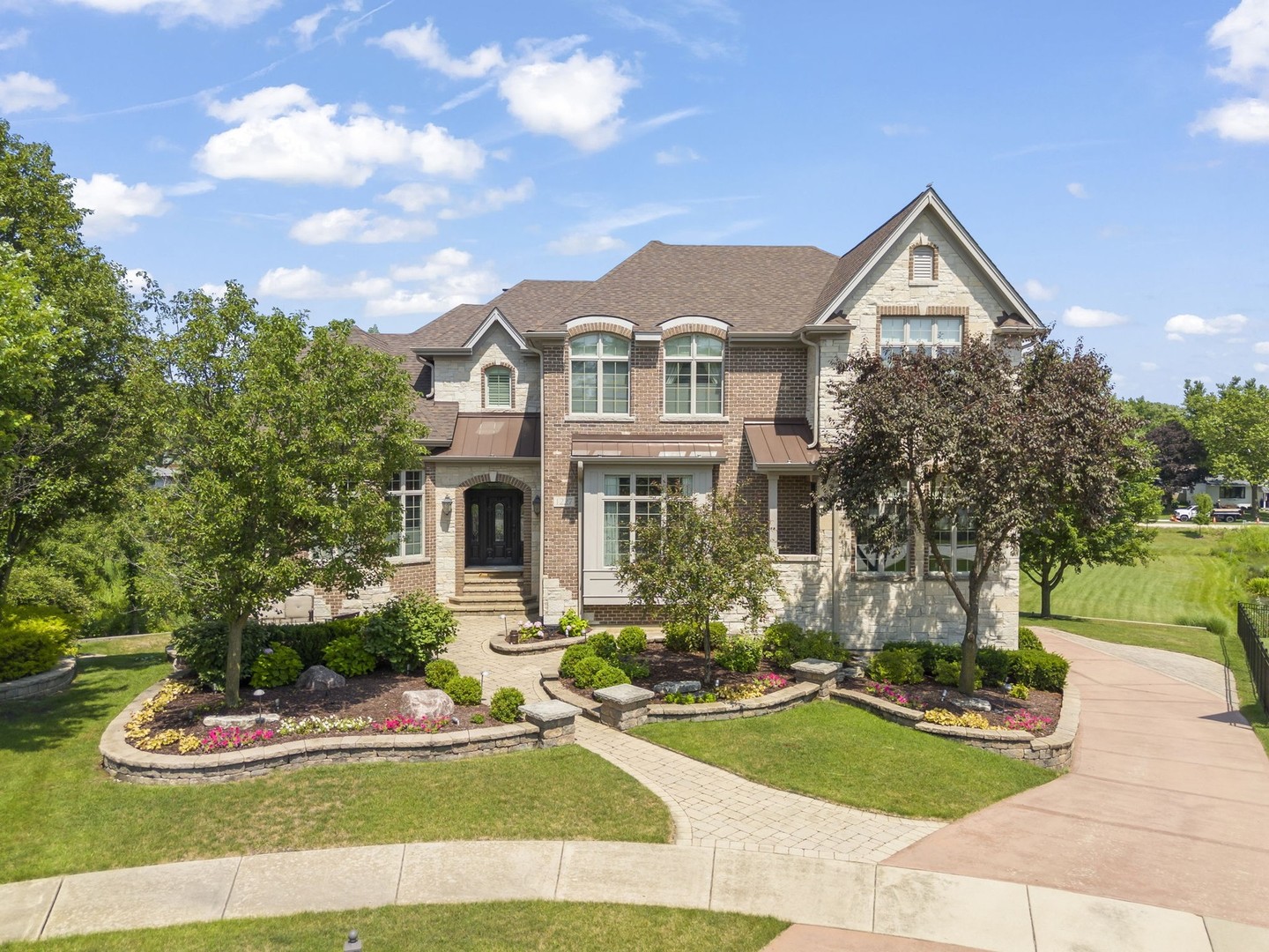 Photo of 1227 Arnold Court, Downers Grove, IL 60516