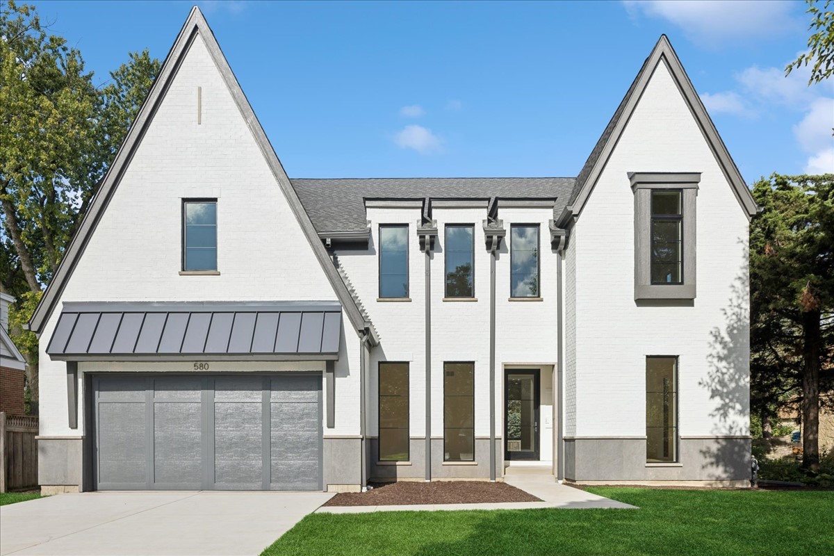 Photo of 580 S Kearsage Avenue, Elmhurst, IL 60126