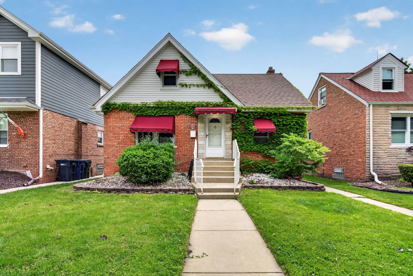 Photo of 10029 S Trumbull Avenue, Evergreen Park, IL 60805
