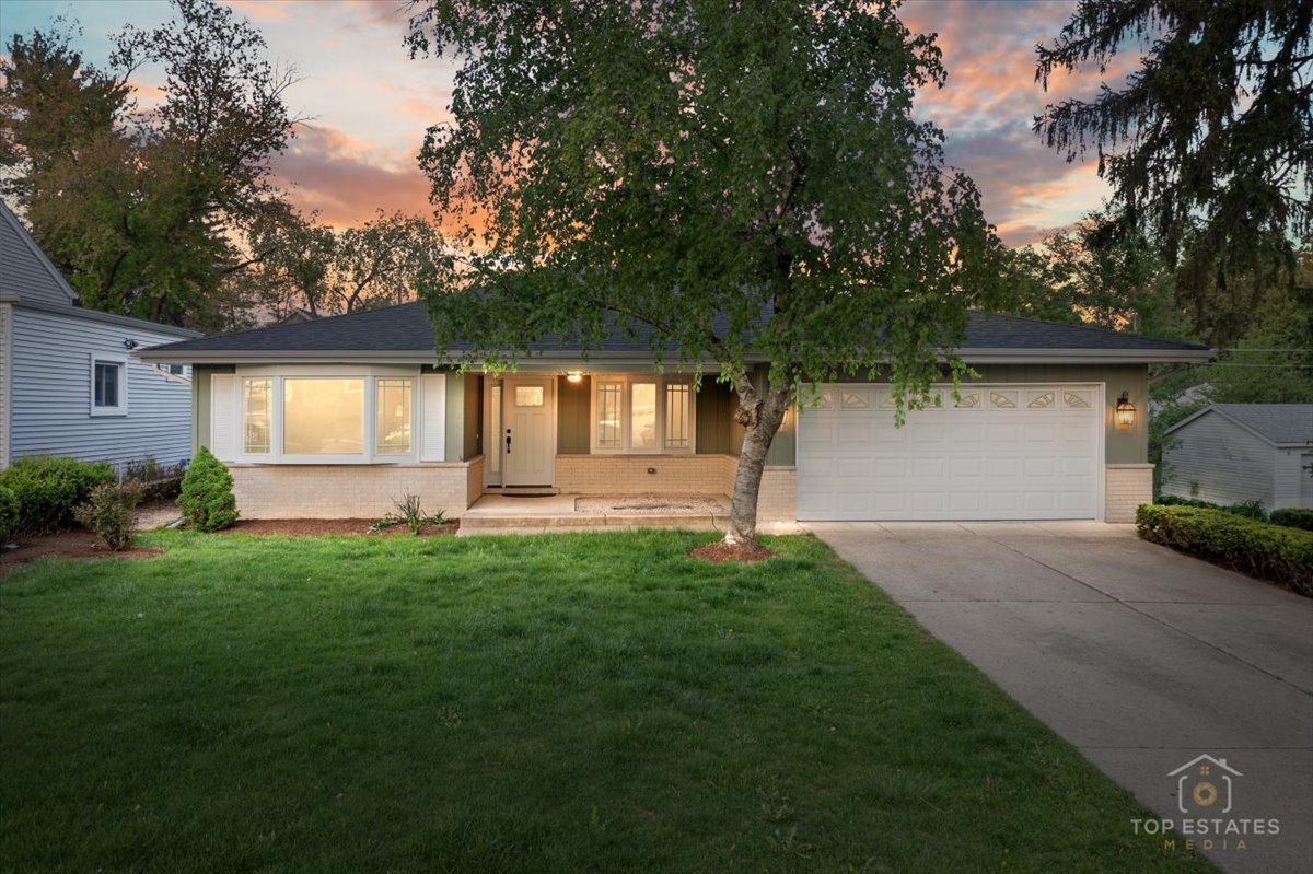 Photo of 919 Santa Rosa Avenue, Wheaton, IL 60187