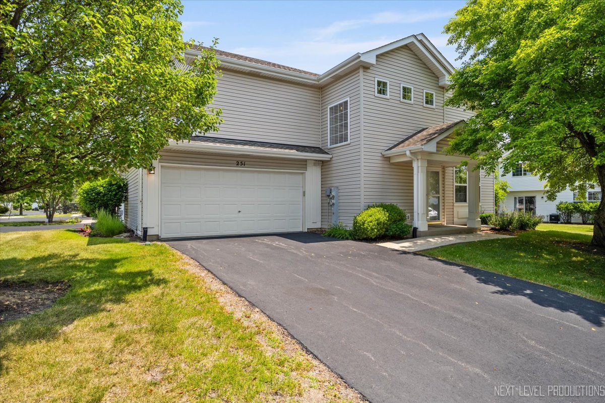 Photo of 251 Abington Lane, North Aurora, IL 60542