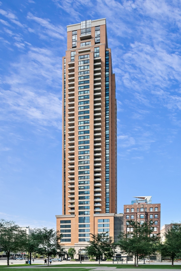 Photo of 1160 S Michigan Avenue, Chicago, IL 60605