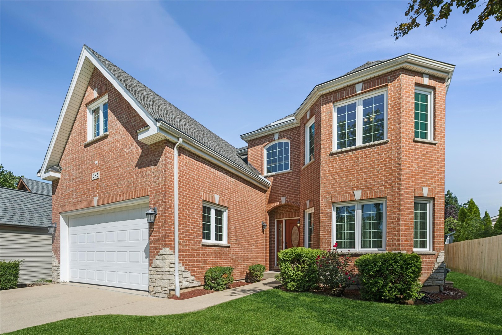 Photo of 583 W Fay Avenue, Elmhurst, IL 60126