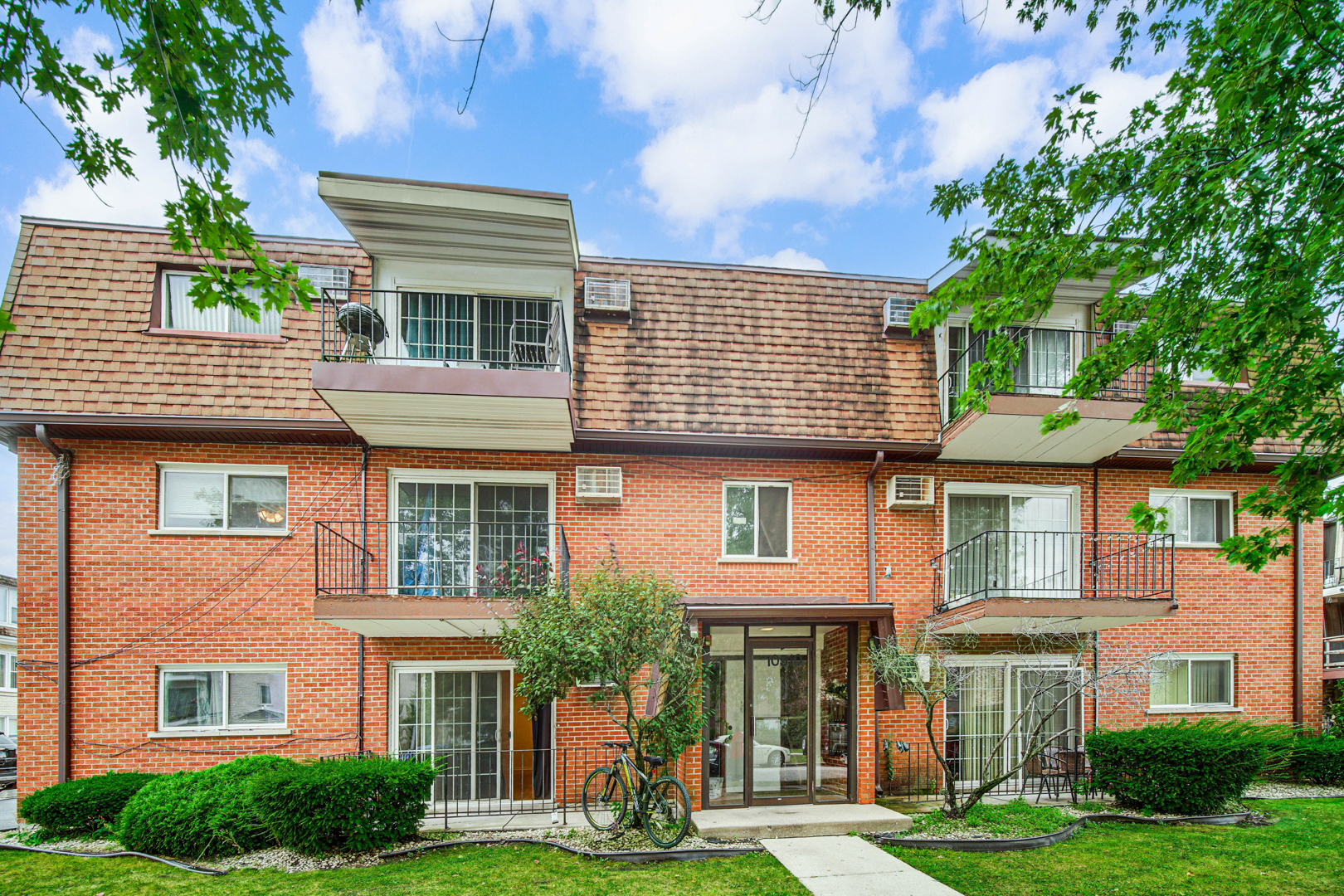 Photo of 10510 Parkside Avenue, Chicago Ridge, IL 60415