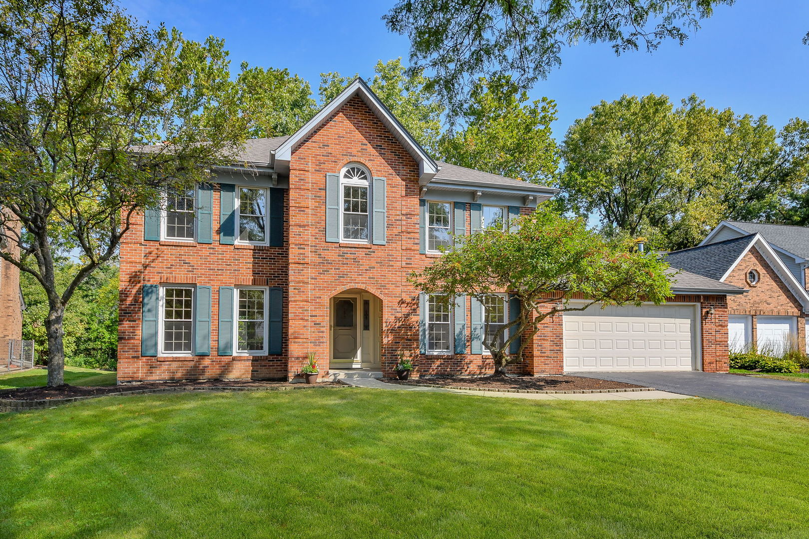Photo of 825 Biltmore Court, Naperville, IL 60563