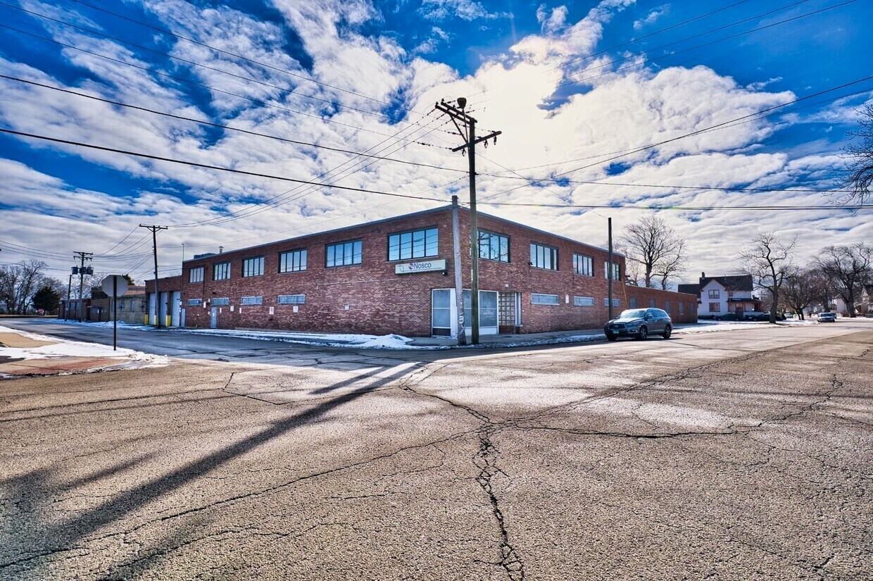 Photo of 651 S Martin Luther King Jr Avenue, Waukegan, IL 60085