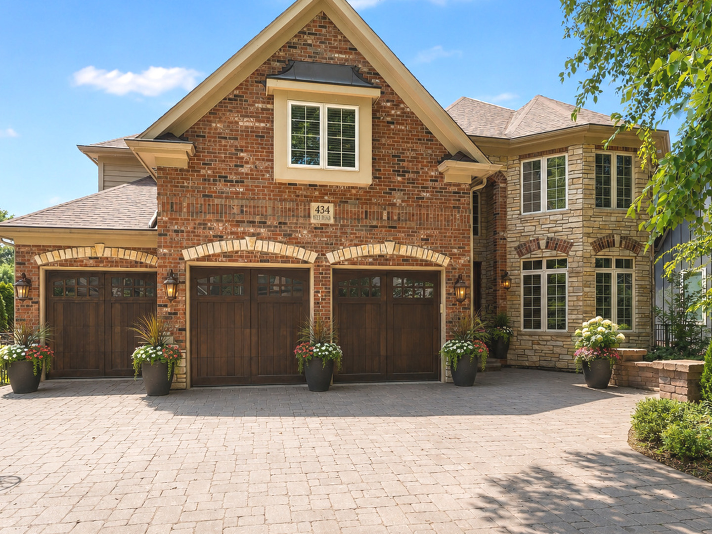 Photo of 434 W Benton Avenue, Naperville, IL 60540