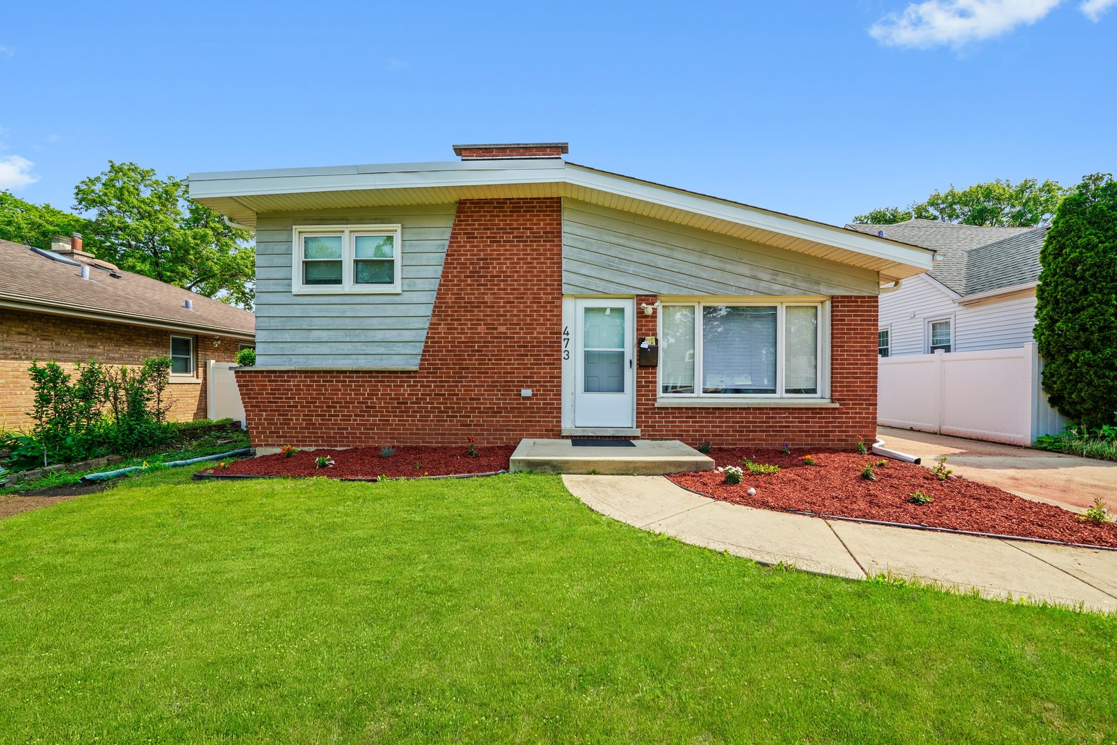 Photo of 473 W Verret Street, Elmhurst, IL 60126
