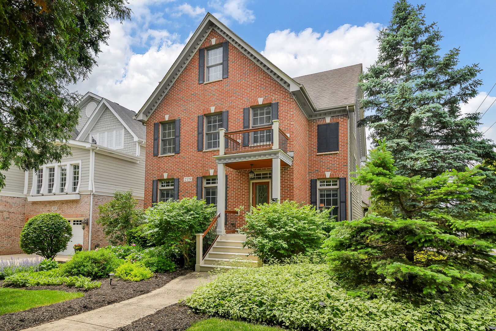 Photo of 219 N Huffman Street, Naperville, IL 60540