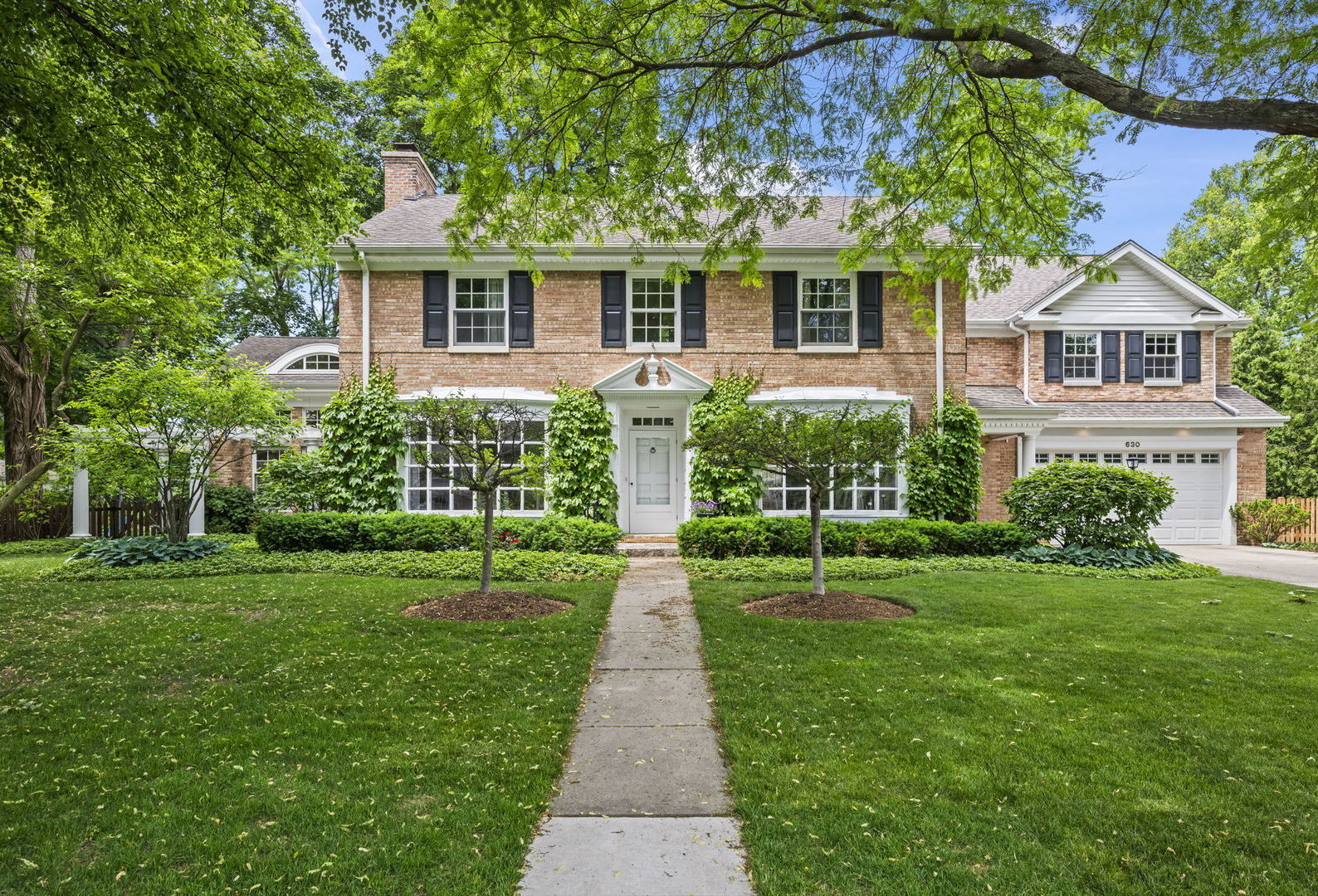 Photo of 630 S Beverly Lane, Arlington Heights, IL 60005