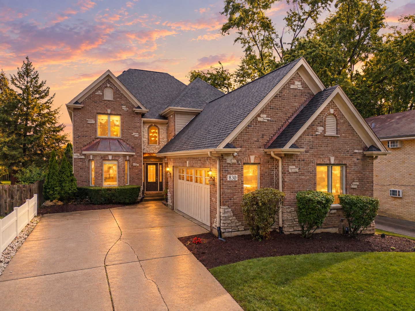 Photo of 830 N Sleight Street, Naperville, IL 60563