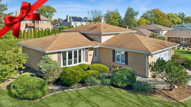 Photo of 1614 Holly Avenue, Darien, IL 60561