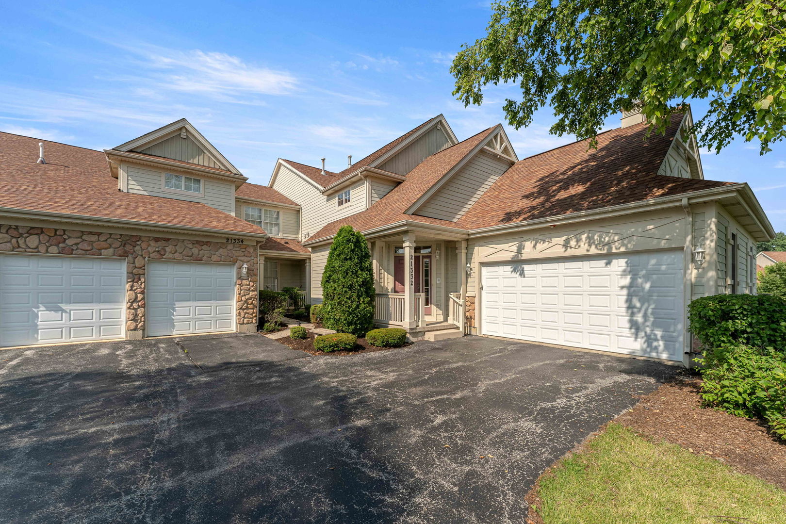 Photo of 21332 Windy Hill Drive, Frankfort, IL 60423
