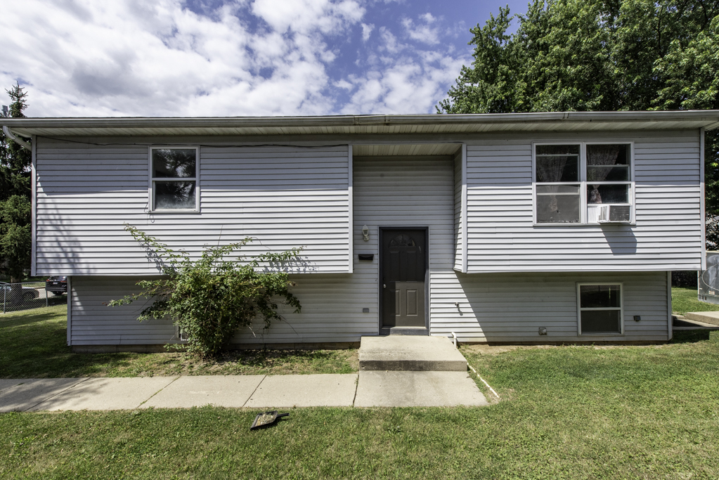 Photo of 929 Adams Street, Waukegan, IL 60085
