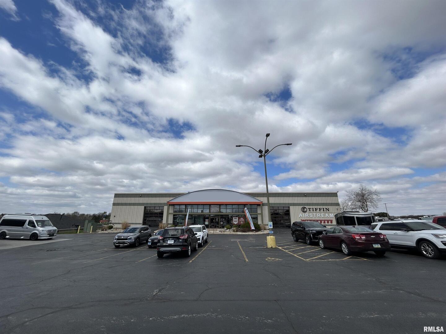 Photo of 128 E 50TH Street, Davenport, IA 52807