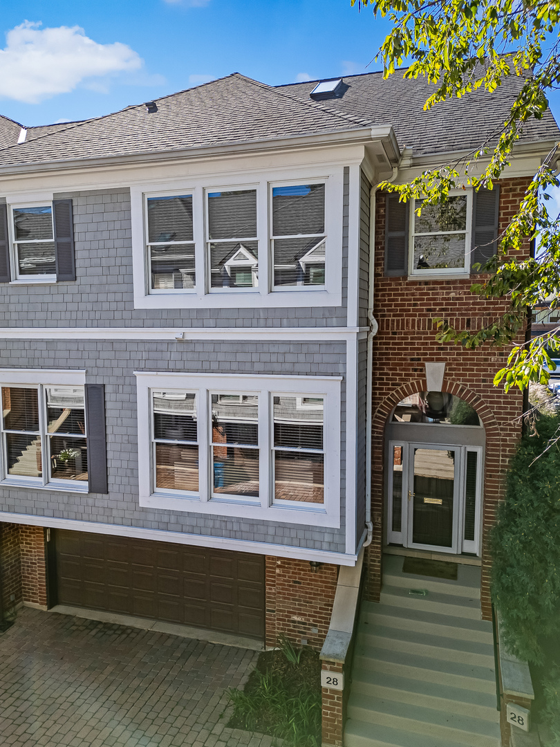 Photo of 28 S Clay Street, Hinsdale, IL 60521