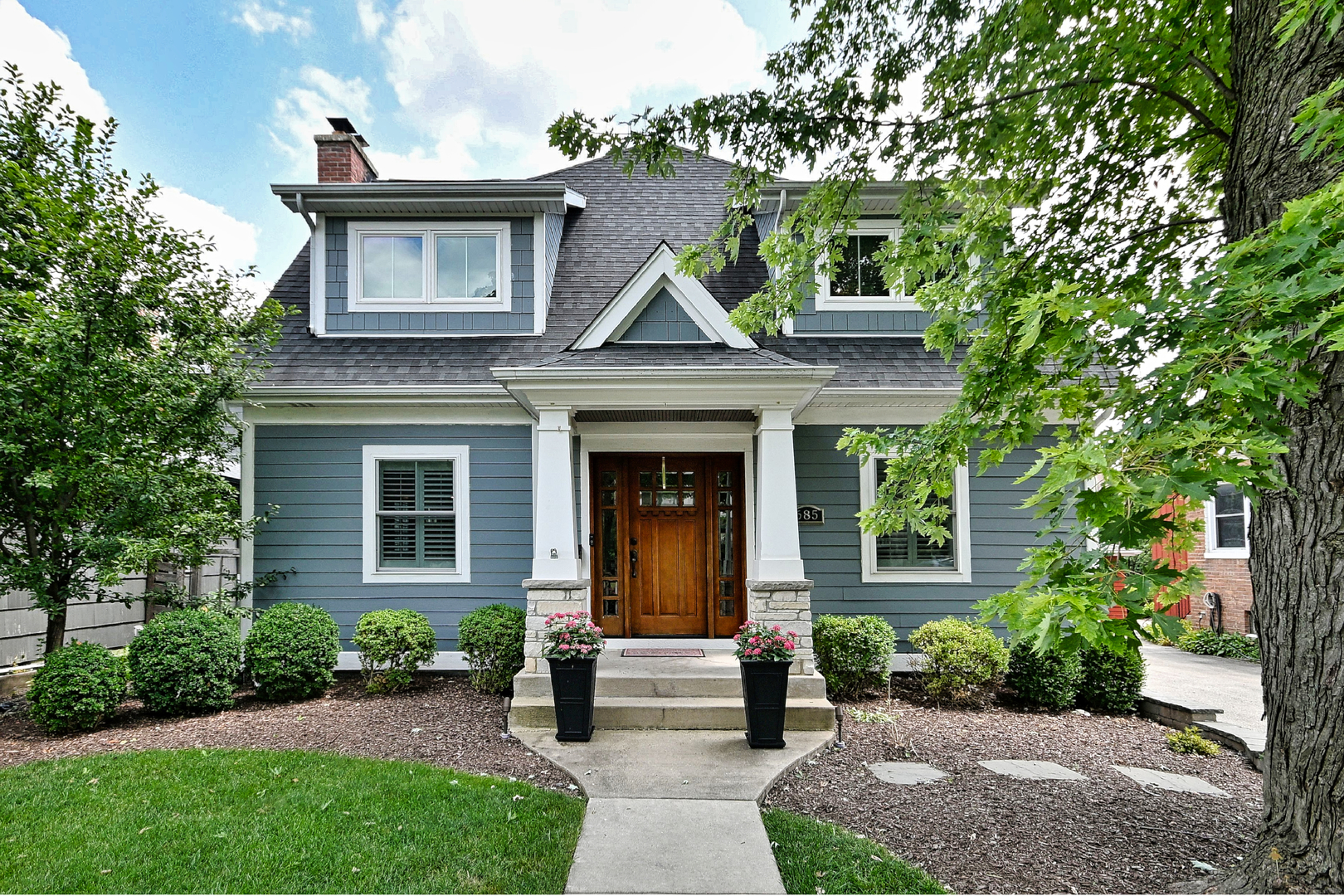 Photo of 685 S Saylor Avenue, Elmhurst, IL 60126