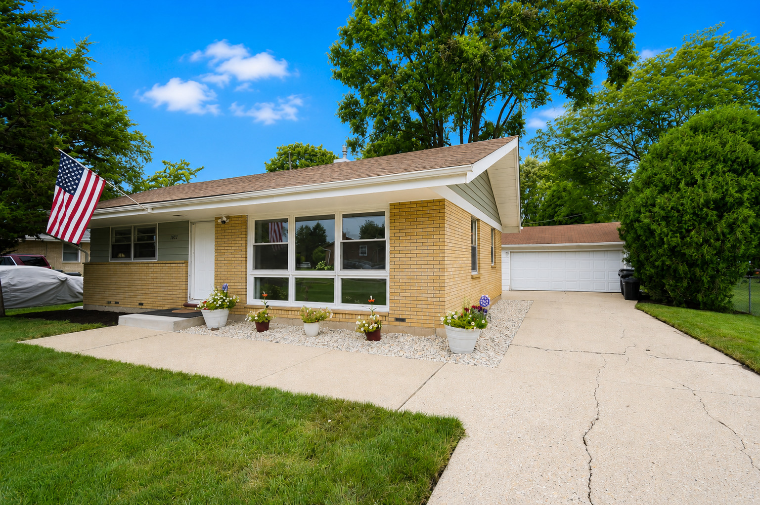 Photo of 1802 Fairfield Road, Lindenhurst, IL 60046