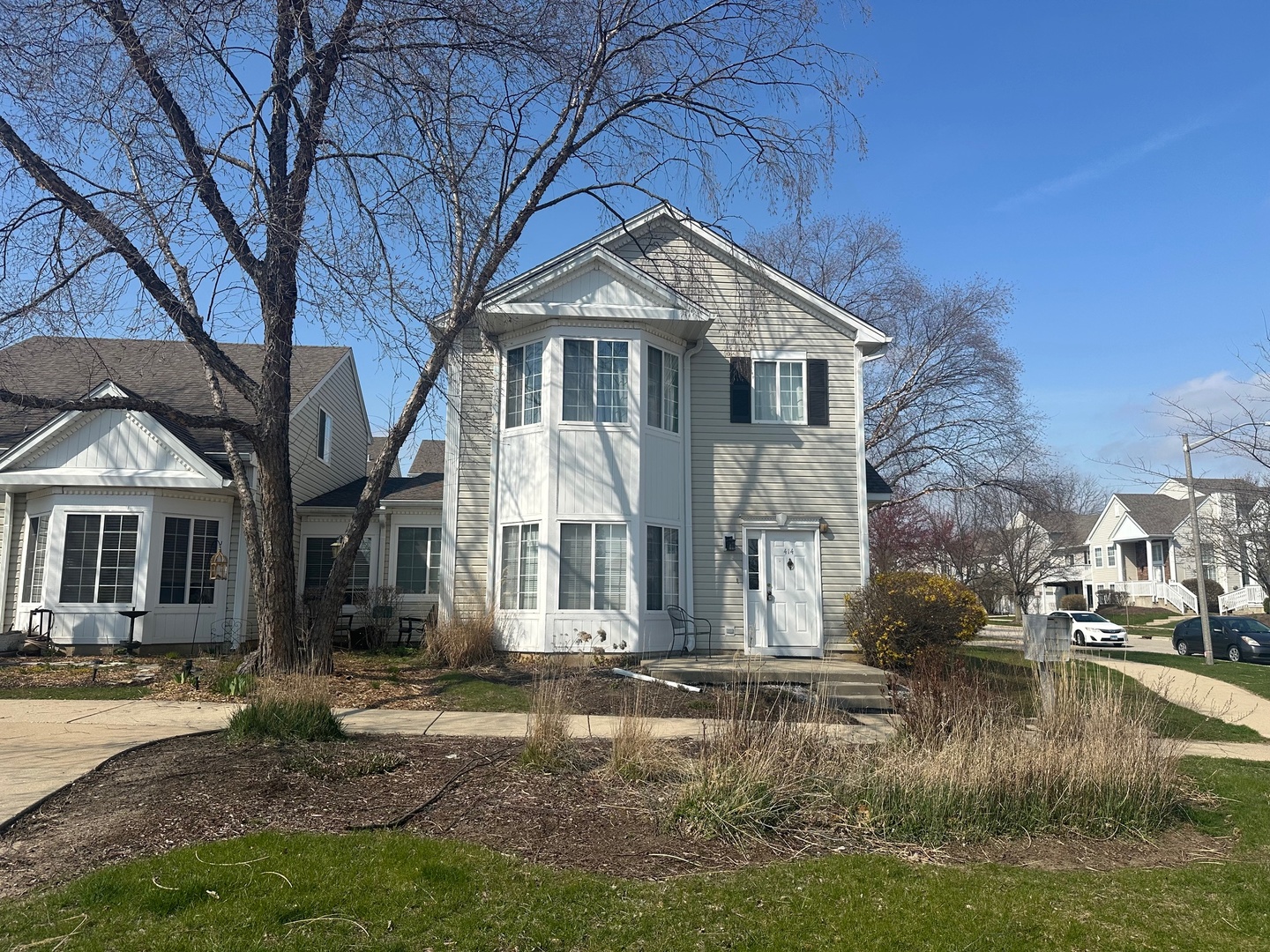 Photo of 414 E Victoria Circle, North Aurora, IL 60542