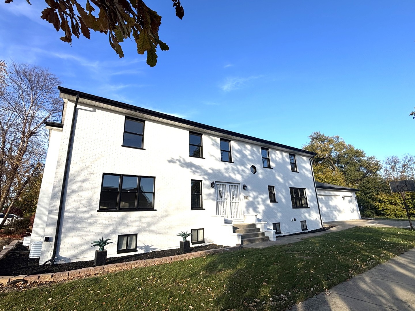 Photo of 1101 N Princeton Avenue, Villa Park, IL 60181