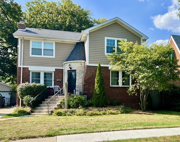 Photo of 9210 S Trumbull Avenue, Evergreen Park, IL 60805