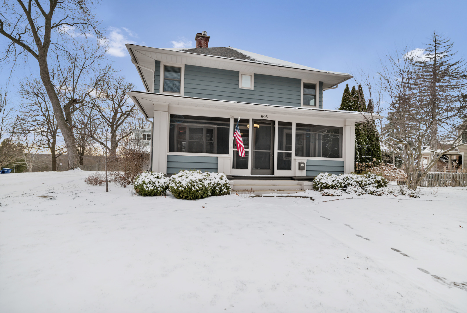 Photo of 605 N 3rd Avenue, St. Charles, IL 60174